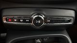 Volvo XC40 2.0 B3 AUT Core - náhled 13