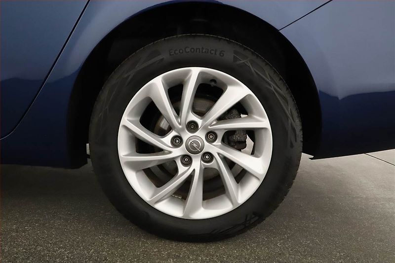 Opel Astra (2022) 1.5 CDTI, Automat, Serv.kniha - fotka 12 z 15