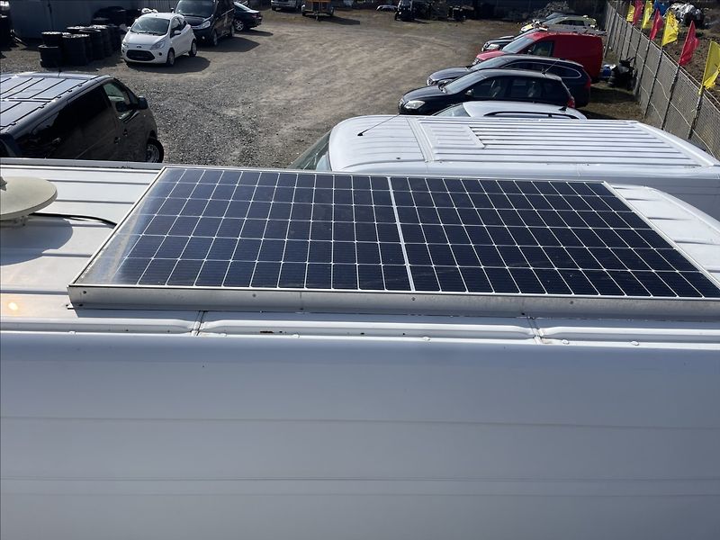 Volkswagen Crafter 2,0 TDi 120kw polointegrovaný - fotka 42 z 42