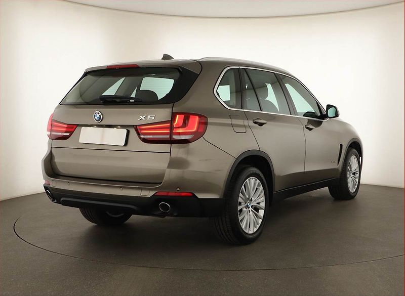 BMW X5 (2016) xDrive30d - fotka 5 z 20