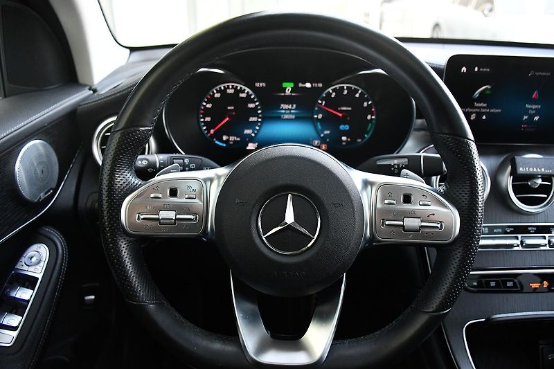Mercedes-Benz GLC 300de 4MATIC ČR - fotka 24 z 42