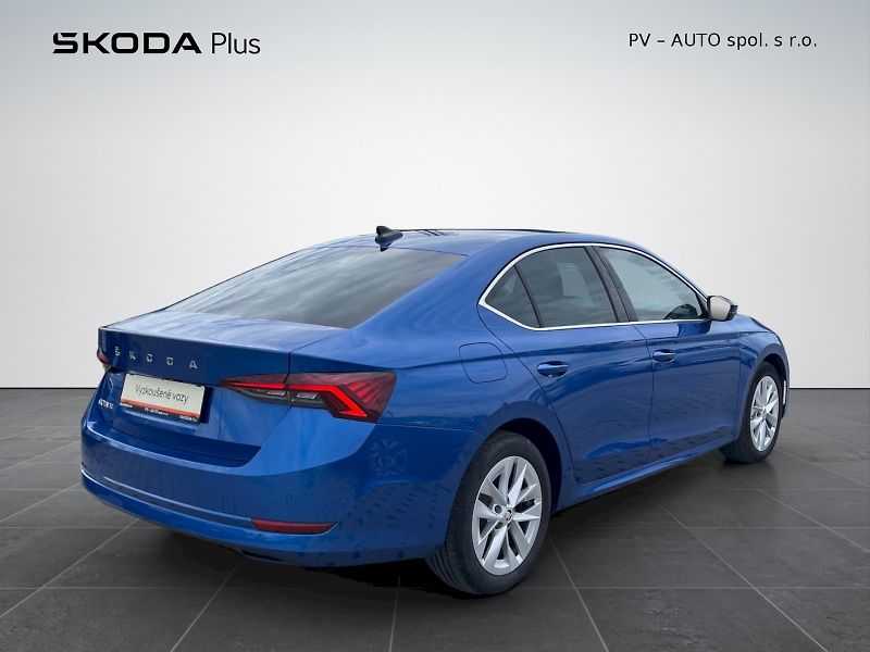 Škoda Octavia (2023) 1.5 TSI 110kW Style Plus - fotka 2 z 35