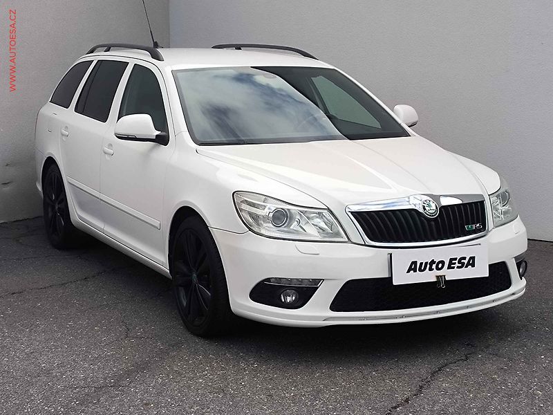 Škoda Octavia (2013) 2.0 TDi, RS, DSG, xenon - fotografie inzerátu