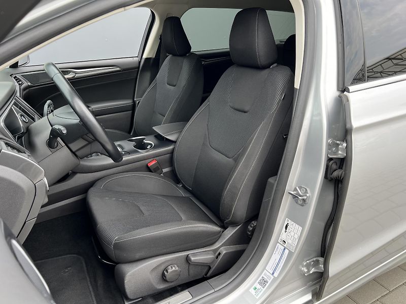 Ford Mondeo (2019) 2.0TDCi*110KW*Kamera - fotka 11 z 39