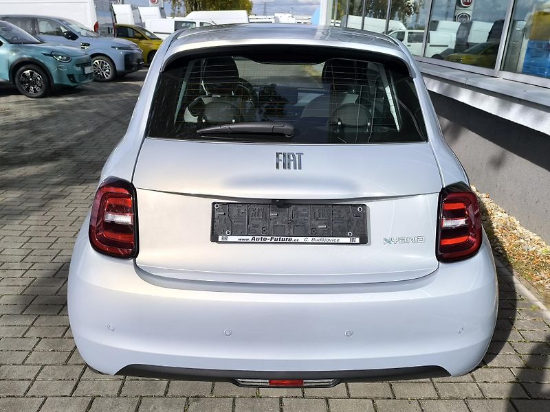 Fiat 500 (2026) Hybrid Icon 1.0 BSG 65k - fotka 6 z 34