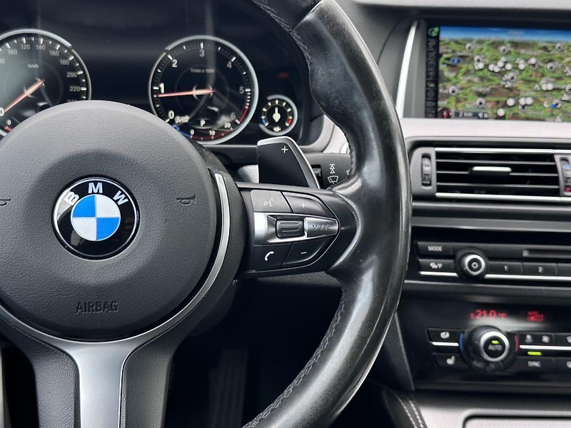 BMW Řada 5 525d xDrive M-Sport Touring - fotka 12 z 19