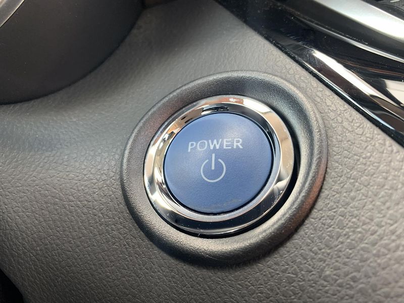 Toyota C-HR COMFORT 1,8 HYBRID 90kW AT - fotka 21 z 30