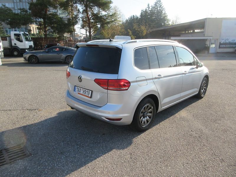 Volkswagen Touran 2.0 TDI 90 kW, Comfortline - fotka 3 z 20