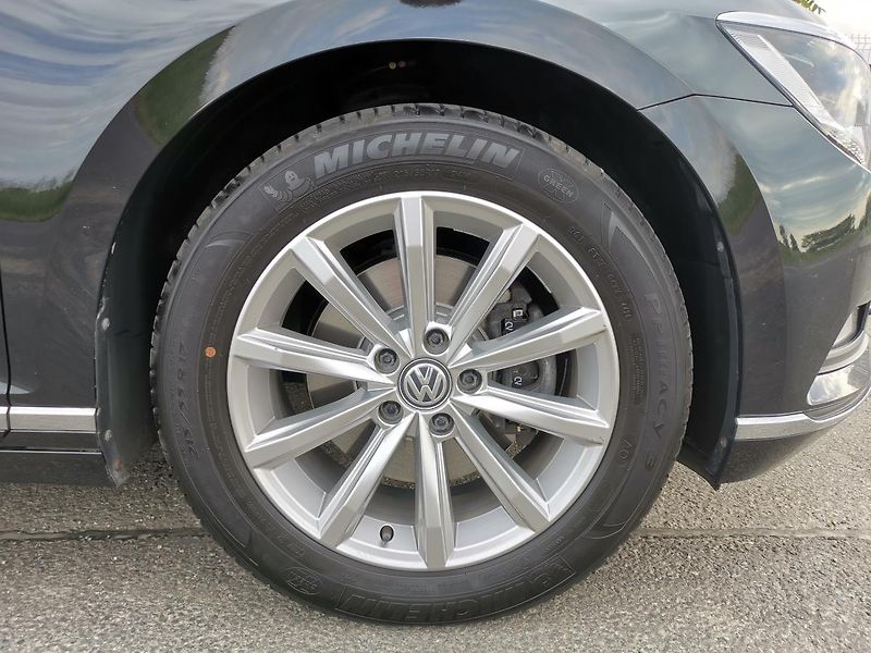 Volkswagen Passat HIGHLINE*110KW*LED*ALCANTARA* - fotka 12 z 85