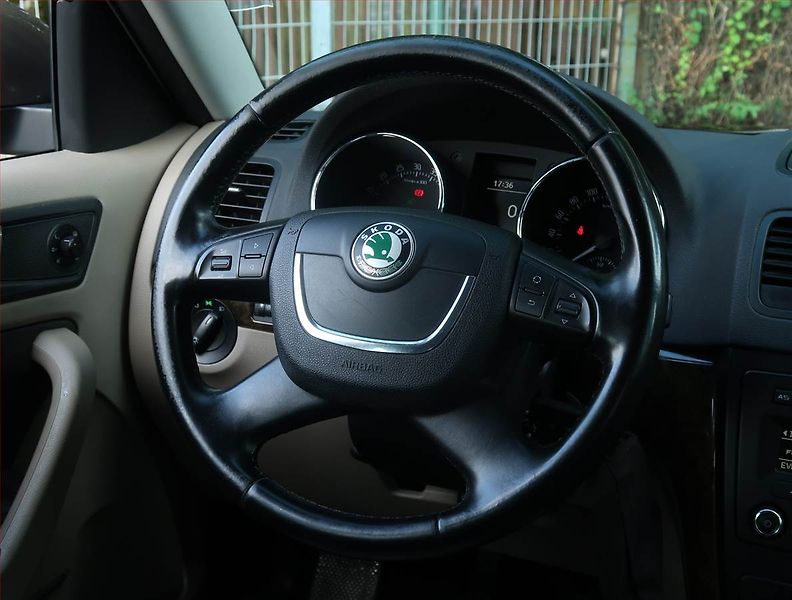 Škoda Yeti (2011) 2.0 TDI, ČR,1.maj, Serv.kniha - fotka 18 z 18