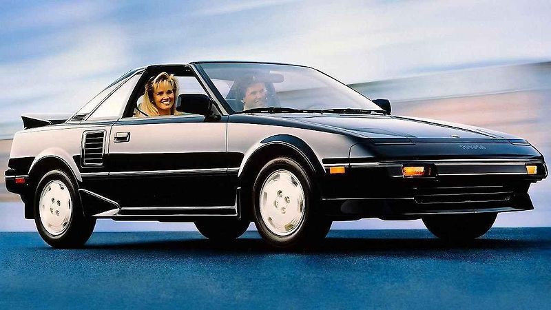 Toyota MR2.