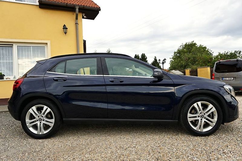 Mercedes-Benz GLA (2018) 2,0 220 135 kW - fotka 3 z 60