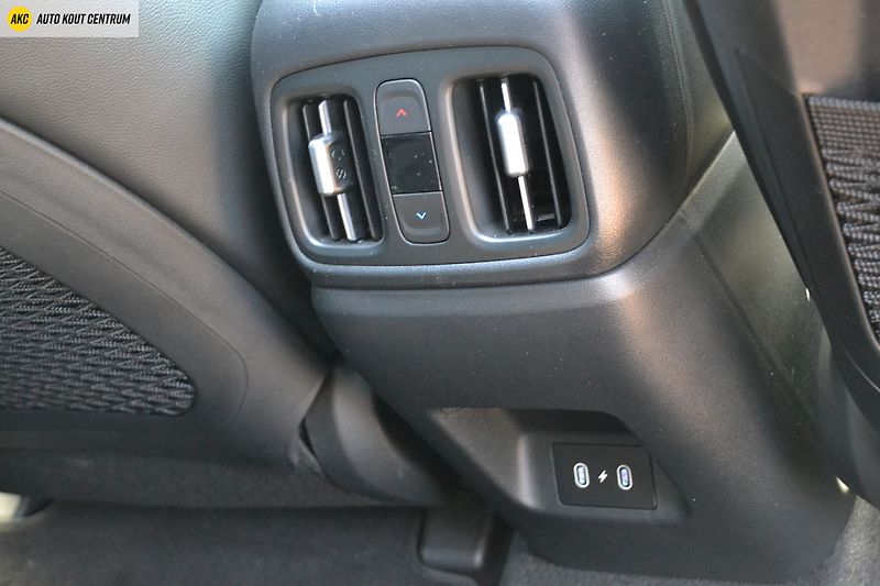 Hyundai Tucson 1,6 T-GDI PHEV 4WD AT 20 YEARS - fotka 22 z 75