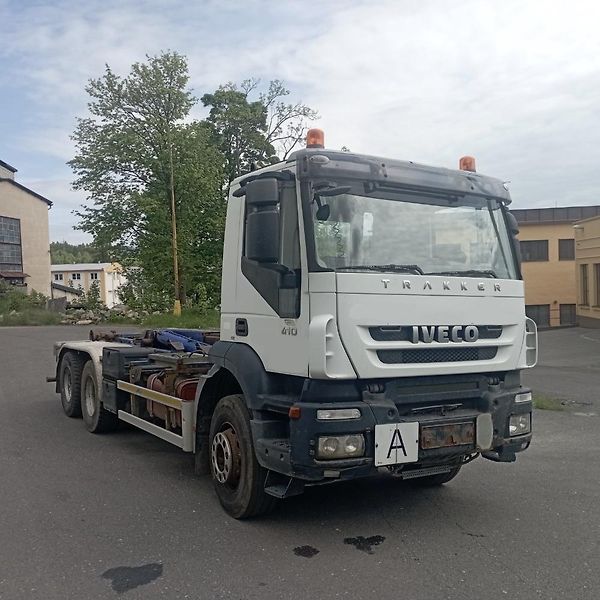 Iveco Trakker (2012) 410 kontejner 6x4 - fotka 13 z 23