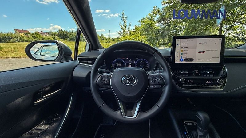 Toyota Corolla 2.0 HEV e-CVT COMFORT TECH - fotka 7 z 24