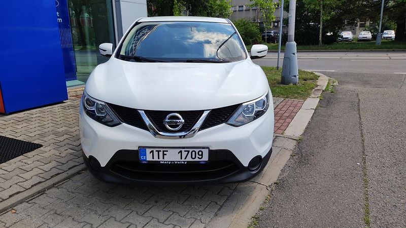 Nissan Qashqai (2017) 1.2 DIG-T, 1.maj,ČR, - fotka 2 z 20