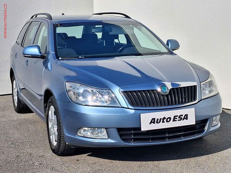 Škoda Octavia (2012) 1.6 TDI, ČR, AC, temp, tažné - fotografie inzerátu