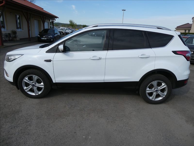 Ford Kuga 2,0 TDCi 110kW Panorama,naviga - fotka 7 z 45