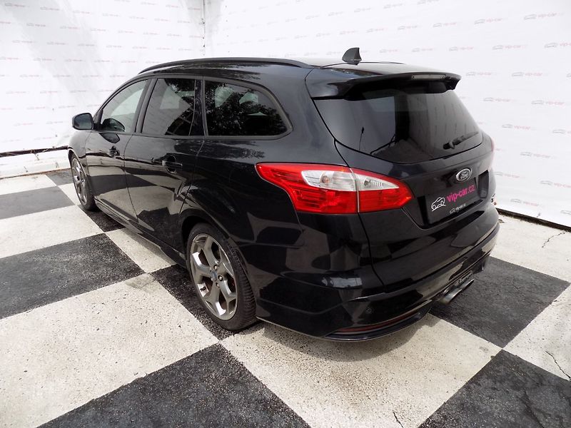 Ford Focus (2013) 2.0i ST/Bi-xenon/kůže/LED/ - fotka 3 z 36