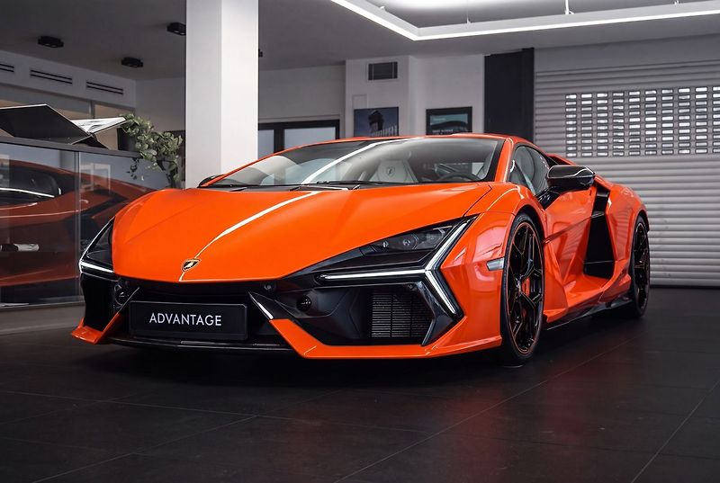 Lamborghini Revuelto - fotografie inzerátu