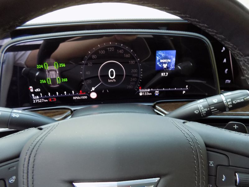 Cadillac Escalade (2022) 6.2/V8/4WD/Sport Platinum/ČR/ - fotka 37 z 50
