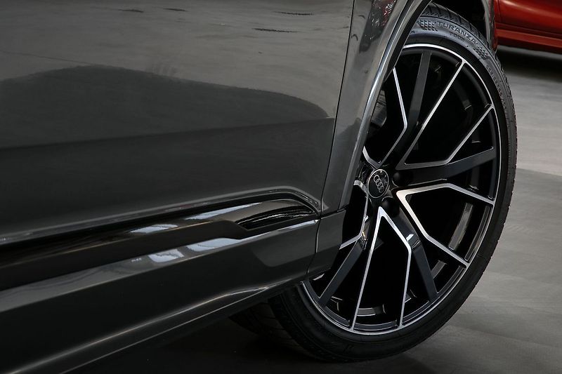 Audi Q7 3.0TDI 210kW S-Line 7míst Weba - fotka 10 z 42