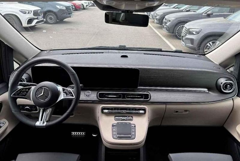 Mercedes-Benz Marco Polo.