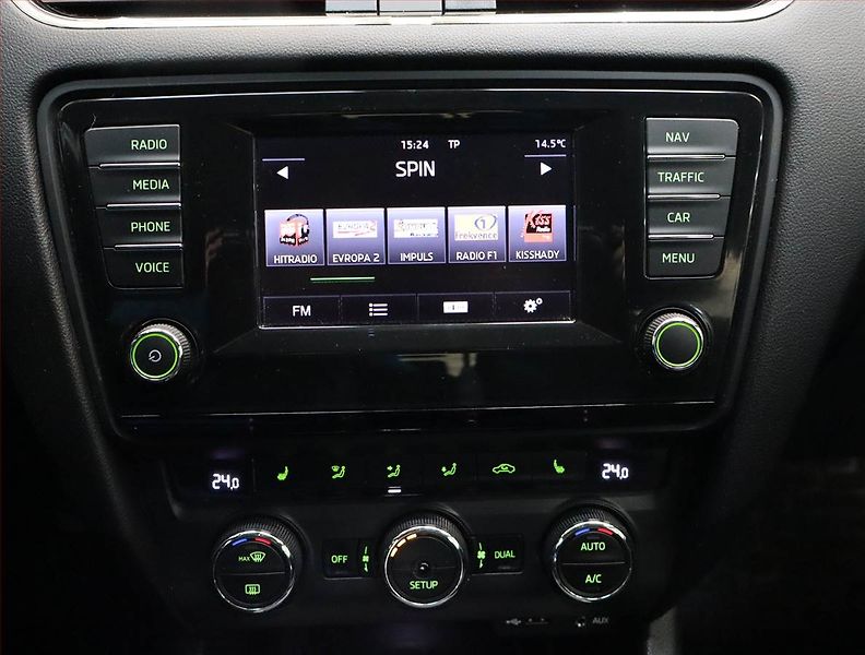 Škoda Octavia (2014) Style 2.0 TDI, Automat, Navi - fotka 12 z 19