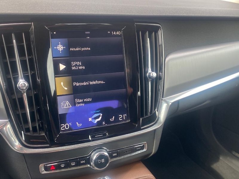 Volvo S90 (2018) 2,0 D4 Inscription-aut.(140kW) - fotka 14 z 27