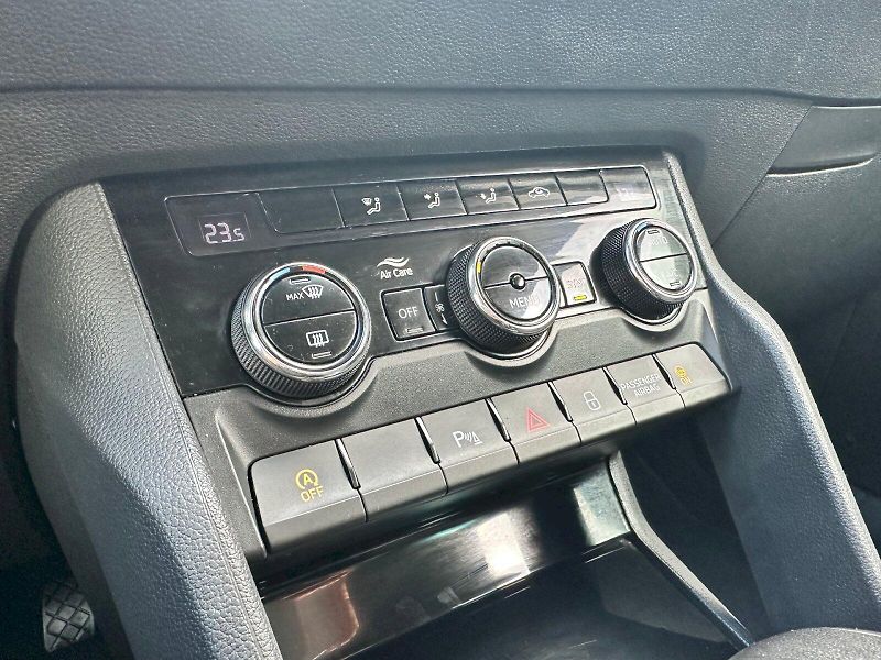 Škoda Karoq (2023) 2.0 TDI 85kW Ambition DSG - fotka 19 z 26