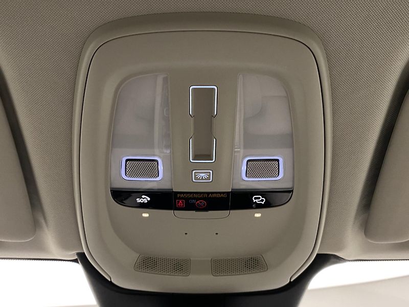 Volvo XC60 T8 AWD RECHARGE DARK ULTRA CZ - fotka 30 z 66