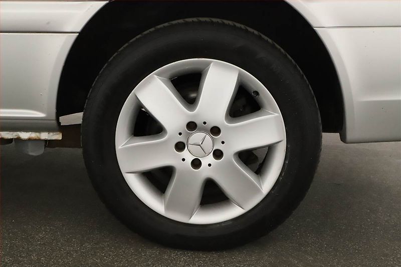 Mercedes-Benz Viano (2010) Trend 3.0 CDI, 1Maj - fotka 16 z 16