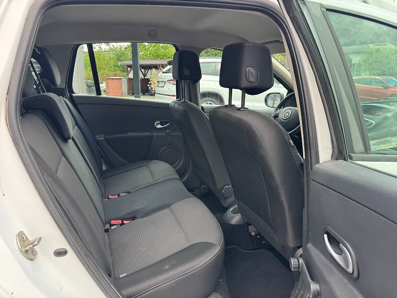 Renault Clio (2012) 1,2 55 KW Klima - fotka 22 z 28