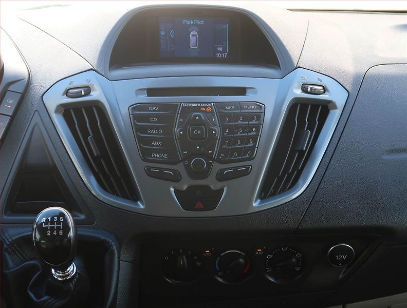Ford Tourneo Custom (2013) Titanium 2.2 TDCi, ČR, DPH - fotka 12 z 21
