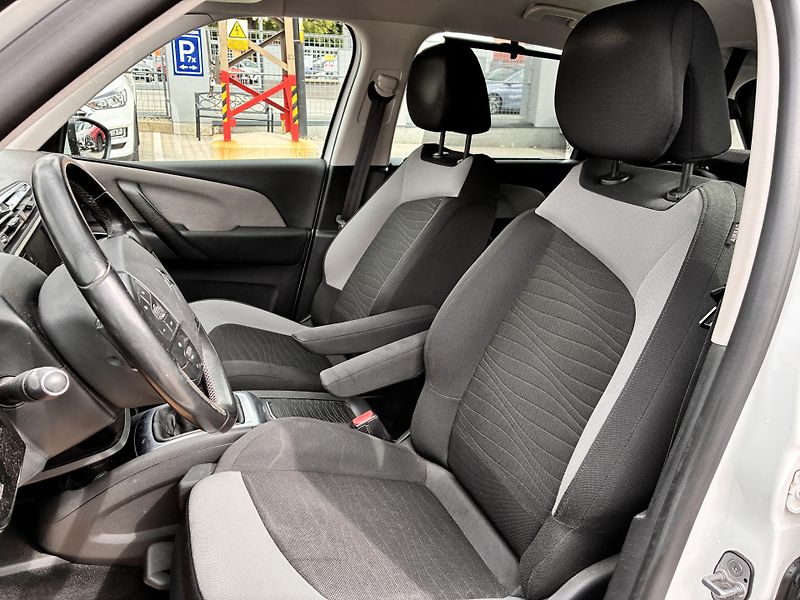 Citroën C4 Picasso 1.6HDi 85kW NAVIGACE,TAŽNÉ - fotka 10 z 30