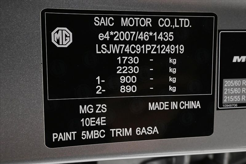 MG ZS 1,0 TGI 82 kW Elegance Záruka - fotka 12 z 30