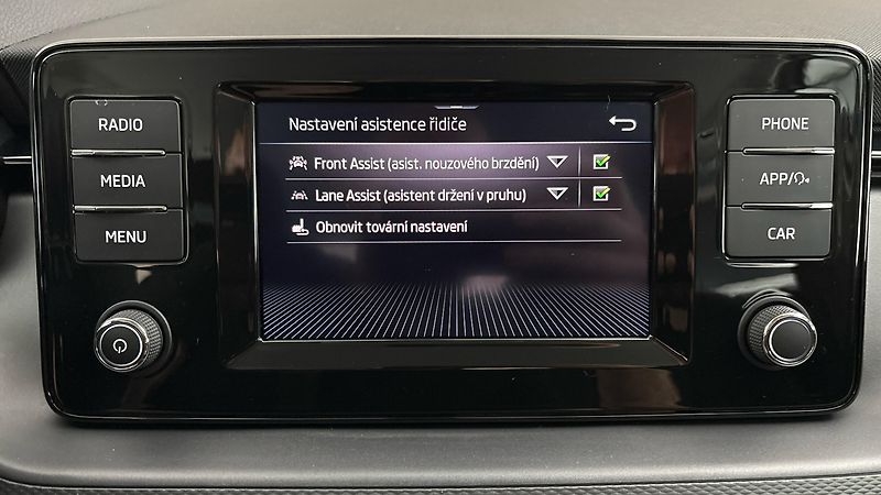 Škoda Scala 1.0 TSI Ambition - fotka 23 z 23