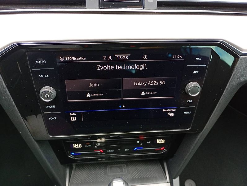 Volkswagen Passat (2021) 2.0 TDI DSG Elegance tažné MAT - fotka 9 z 34