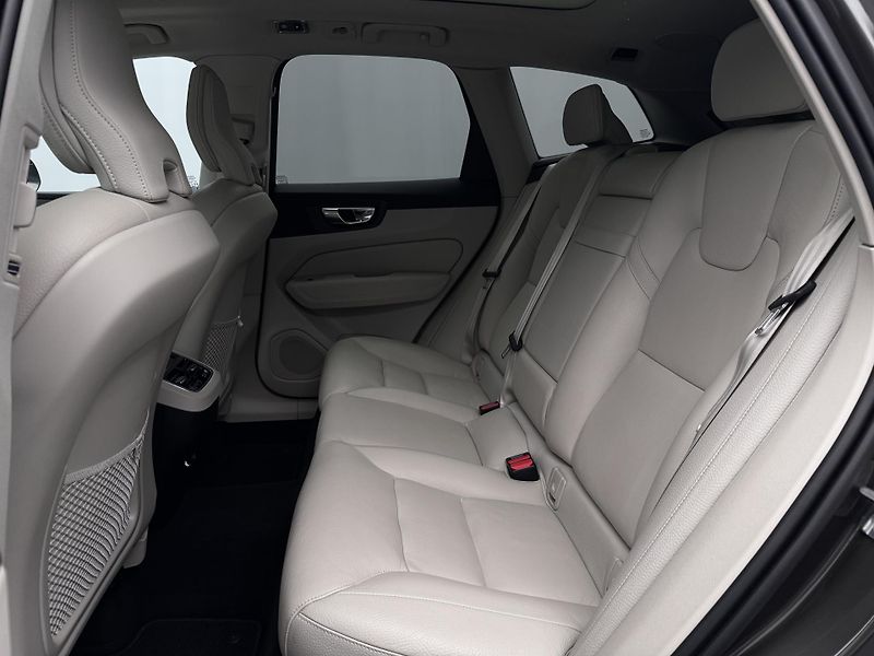 Volvo XC60 B5 AWD INSCRIPTION AUT  - fotka 6 z 56