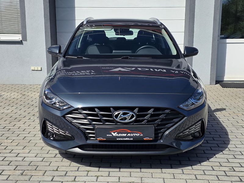 Hyundai i30 (2022) 1.5i COMFORT TAŽNÉ KAMERA - fotka 5 z 21
