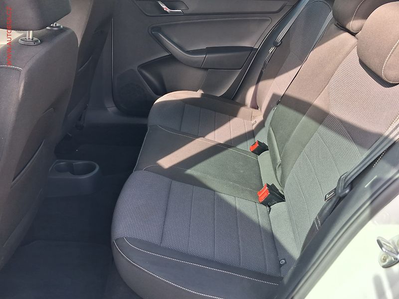 Škoda Rapid (2014) 1.6 TDi, ČR, Elegance - fotka 10 z 20