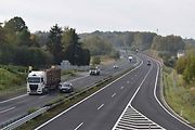 Oprava dálnice D6 na Sokolovsku začíná. Řidiče čeká tříměsíční omezení