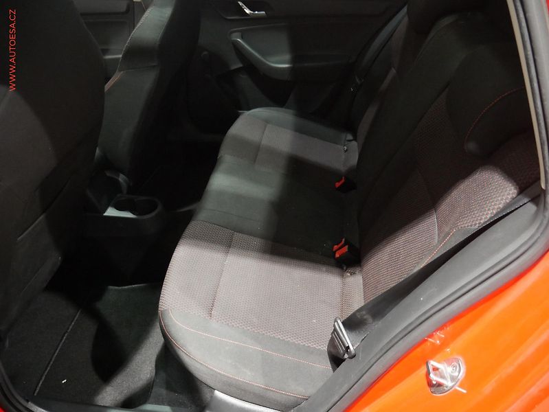 Škoda Rapid (2014) 1.2 TSI, ČR, Ambition, panor - fotka 10 z 17