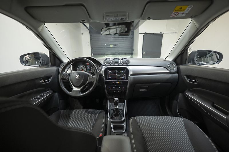 Suzuki Vitara (2023) Hybrid 1.4 95 kW - fotka 9 z 34