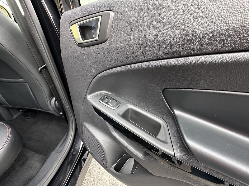 Ford EcoSport (2023) 1.0EB/92kW *ST LINE* 1.Maj.  - fotka 24 z 41