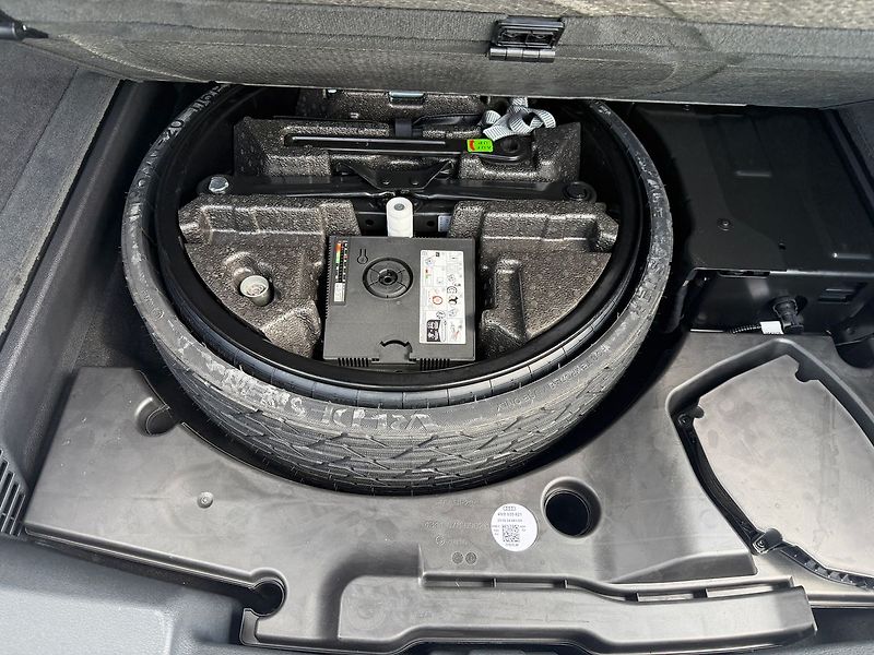 Audi Q8 S-line  50TDI 210kW webasto - fotka 22 z 25