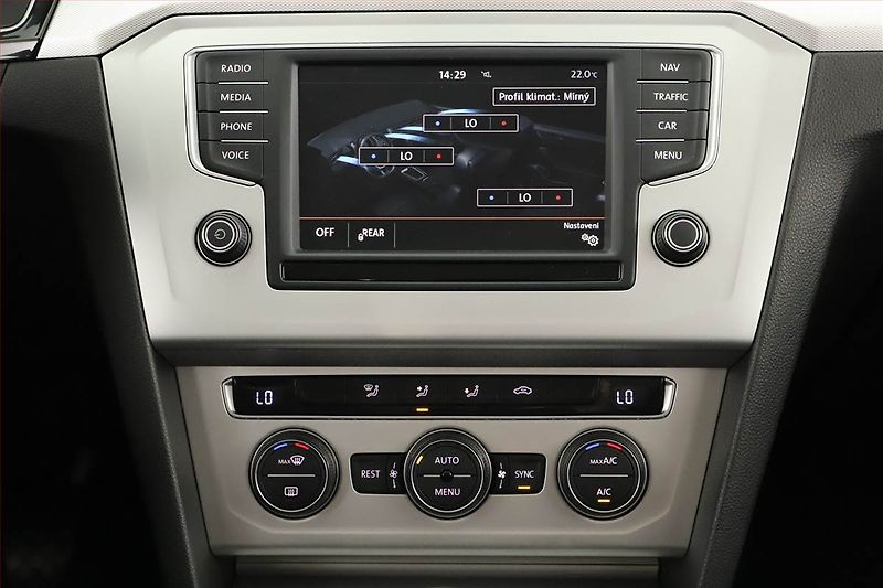 Volkswagen Passat (2015) Comfortline 2.0 TDI - fotka 14 z 18