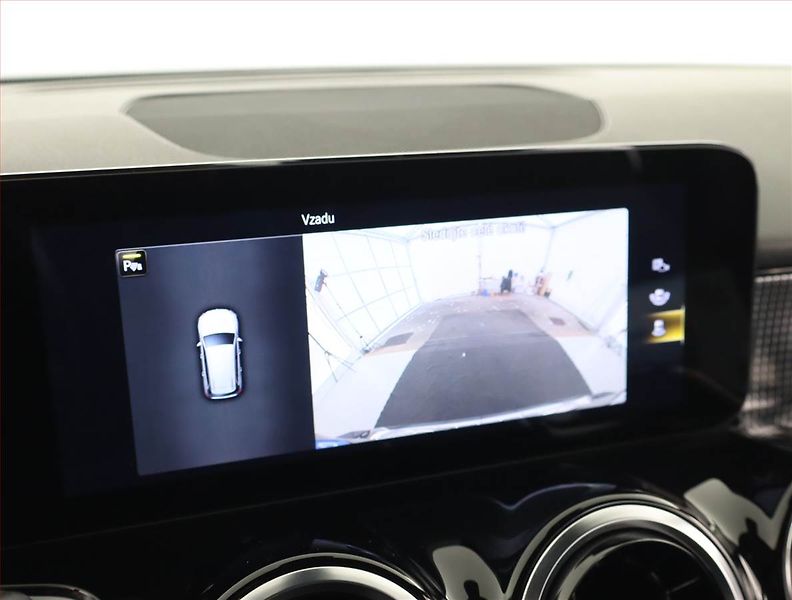 Mercedes-Benz GLB (2022) 200 d 4MATIC - fotka 22 z 26