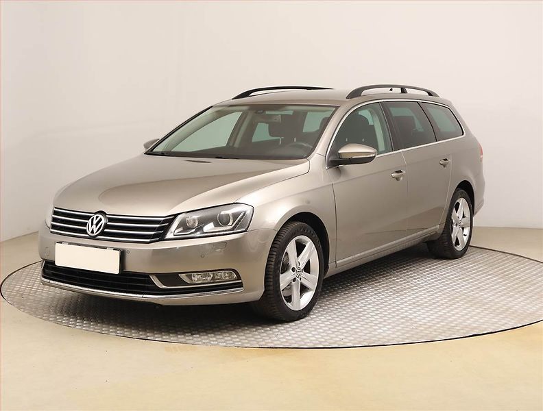 Volkswagen Passat (2012) 2.0 TDI, 4X4, Automat - fotka 2 z 23