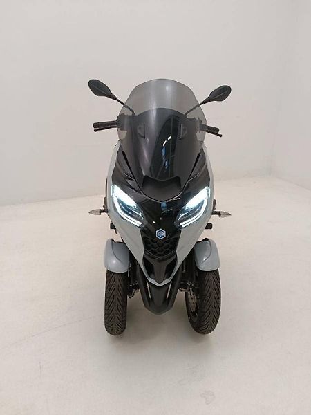 Piaggio MP3 300 (2026) MP3 310 Sport E5+ Grigio Mercu - fotka 3 z 17
